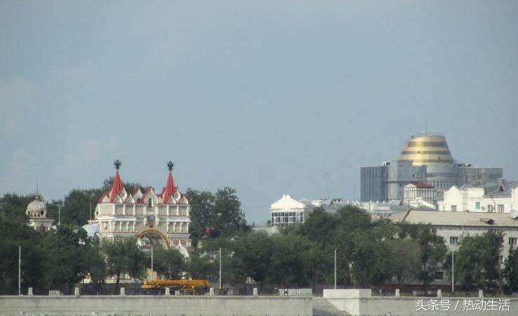 这座城市被喻为“北国明珠”，做的都是跨国生意，街头都是外国美女