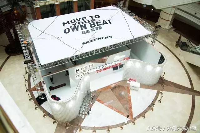 一脚上天，一脚入海，快闪店都这么玩了