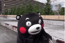 搞笑聚集~问：怎么快速消除脖子上的吻痕？