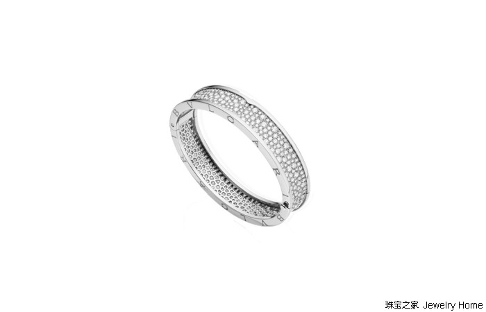 宽手镯适合什么手型戴,宽版手镯怎么戴不变形