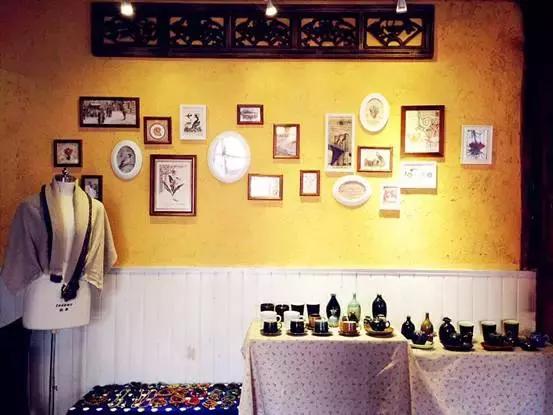 这对60后夫妻不惜卖掉公司，只为一间100多岁的白族老宅，连剑桥教授、《国家地理》都被他们吸粉