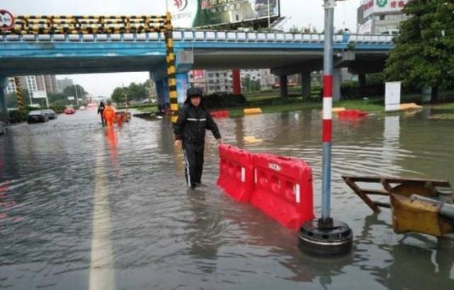 桌边社20170615：这么热的天气出门，撒孜然比喷香水更诱人