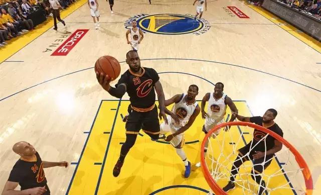 不吹不黑他是不是第一中场,不吹不黑篮球詹姆斯