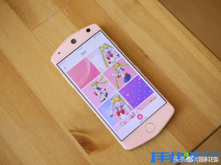 这款手机国外售价高达1万美元！网友感慨：太给国产手机长脸啦！