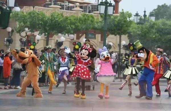 上海迪士尼乐园的门票多少钱,上海迪士尼乐园离哪个机场近