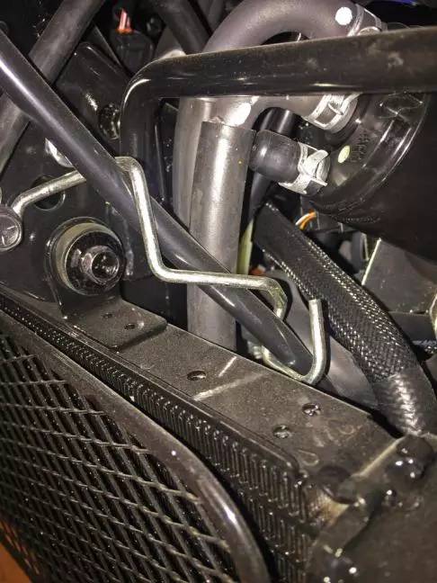 最新豪爵铃木dl250评测视频,18年的豪爵铃木dl250值得买吗