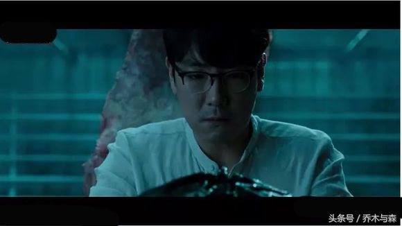 冰封的汉江慢慢融化，冰面之下的无头女尸浮出水面，连环杀人凶手