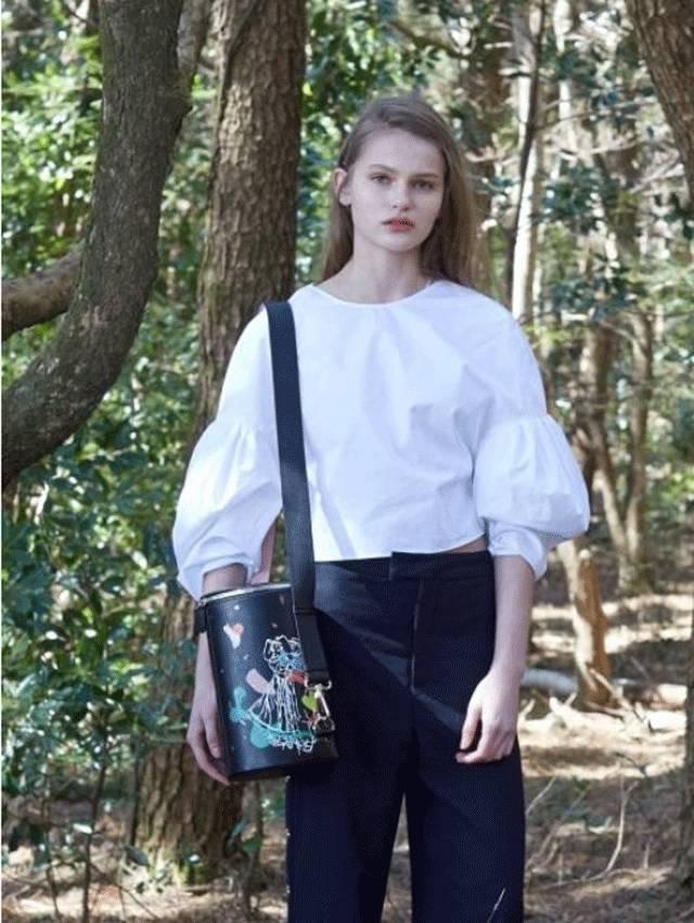 十大入门级轻奢女包千元下,20岁女生适合背什么品牌的包