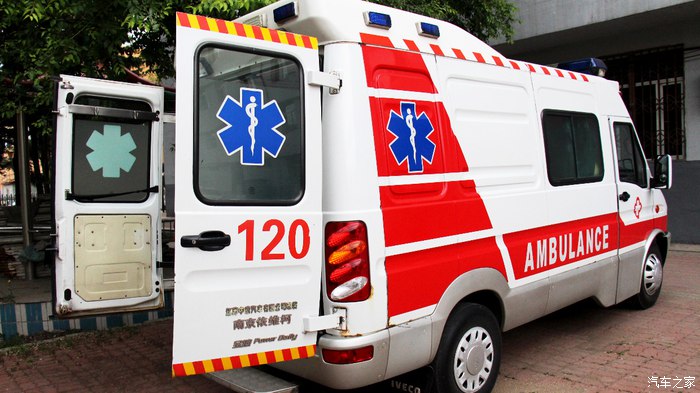 新款依维柯宝迪改装,依维柯宝迪透镜改装