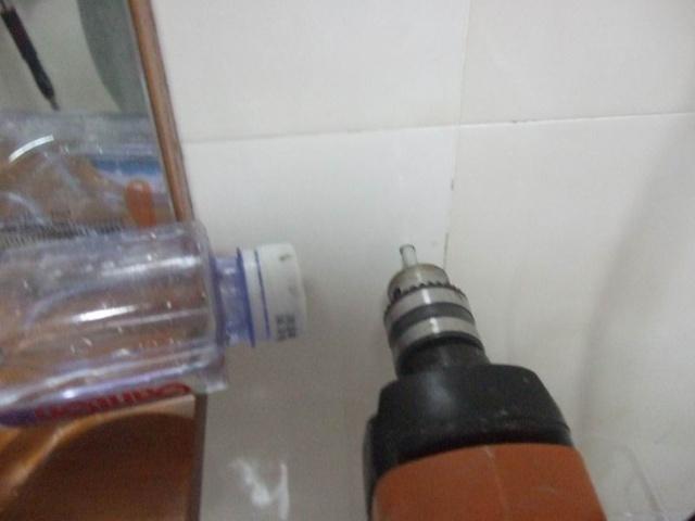 瓷砖打孔用什么钻头不裂,如何在瓷砖上打孔瓷砖不容易裂