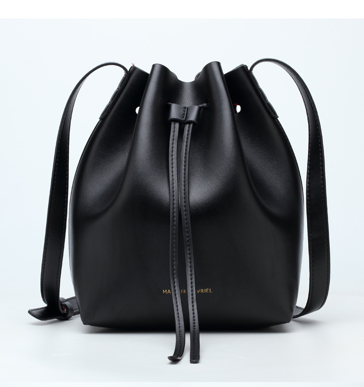 奢侈品托特包买哪款,托特包带铆钉棕色的是什么牌子