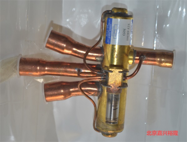 空气能四通阀卡住咋办,四通阀卡住了能敲击修复吗