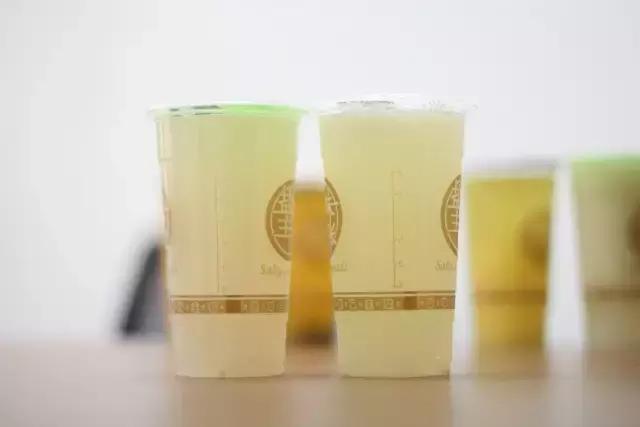 啊！好咸！好爽！喝完一袋盐后小编身残志坚，只为告诉你谁是老盐界的no.1！