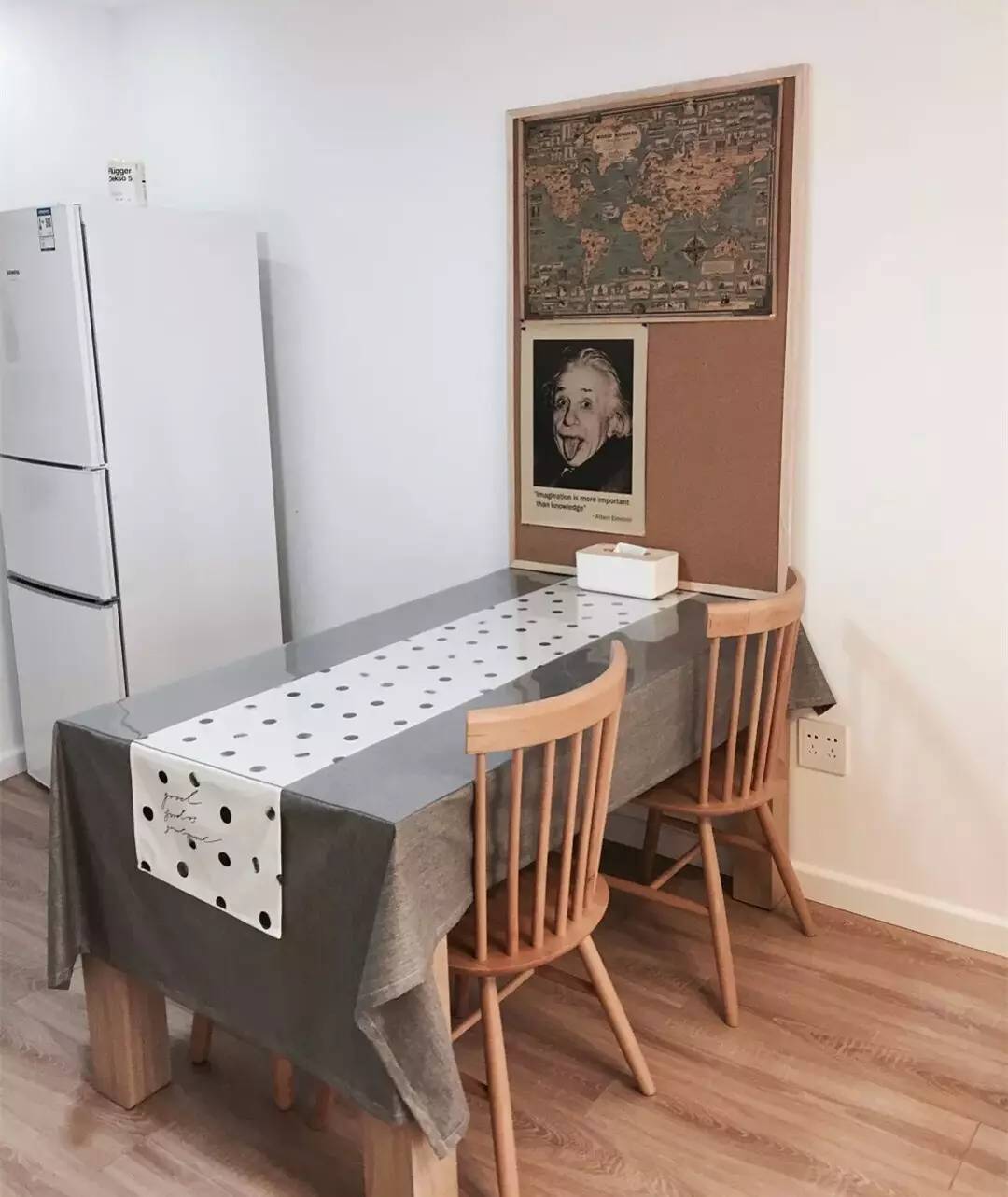 餐桌上盖一条布实用吗,为什么餐桌上要铺一块布