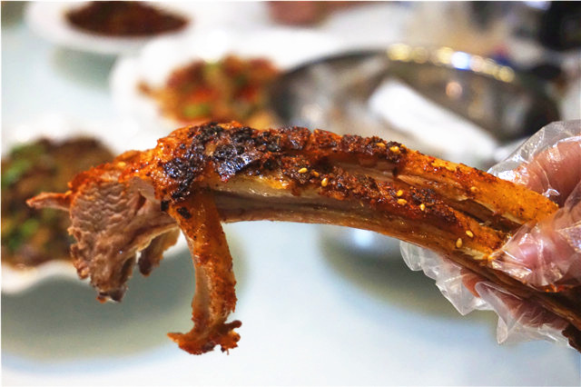 成都柴火鸡烤全羊江湖菜,岳塘区湘江小院烤全羊