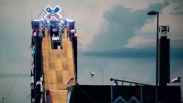 supreme滑板和普通滑板有什么区别,palace滑板和supreme滑板哪个好