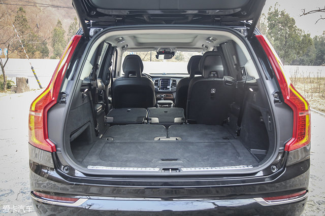 大众途锐对比沃尔沃xc90,大众途锐越野测试xc90