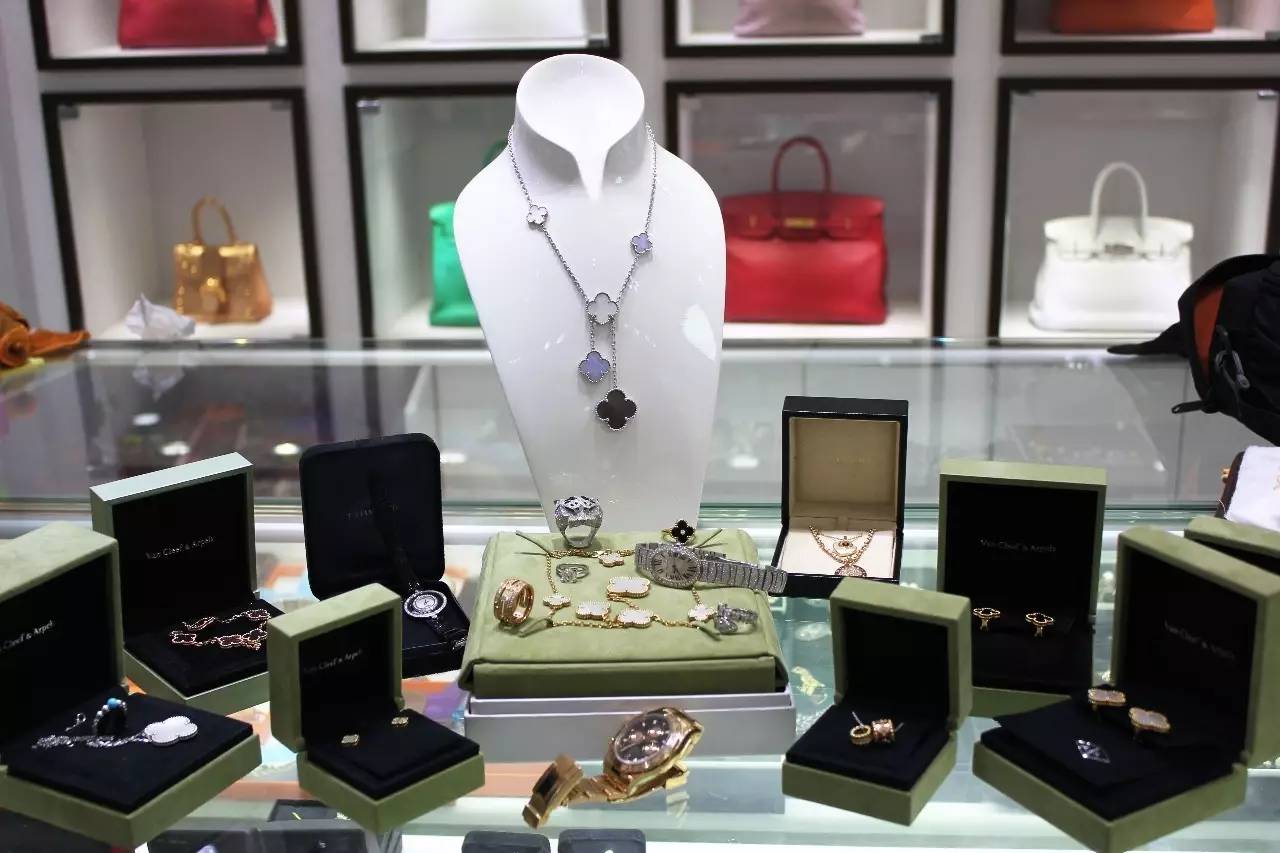 上海二手奢侈品回收实体店,上海妃鱼二手奢侈品