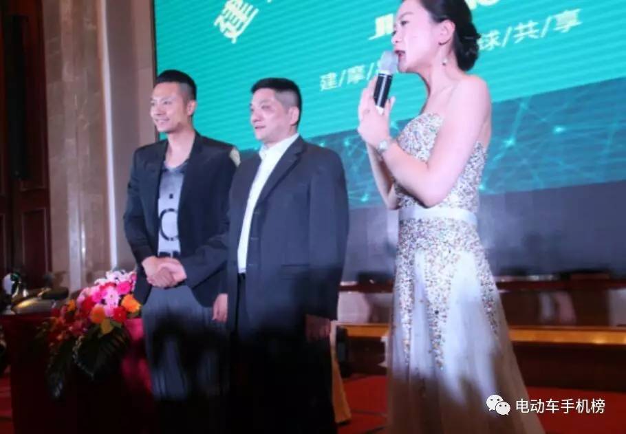 「无锡展速递」建摩巨资签约印小天，成展会最大新闻！