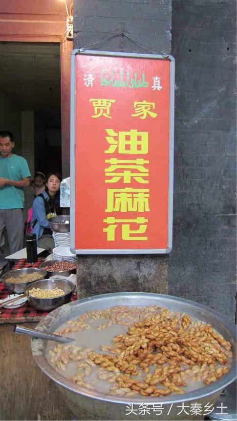 又到了一年一度的小龙虾盛宴了大家如何在家吃到小龙虾？西安这条街美食秒杀回民街统统吃一遍才过瘾？