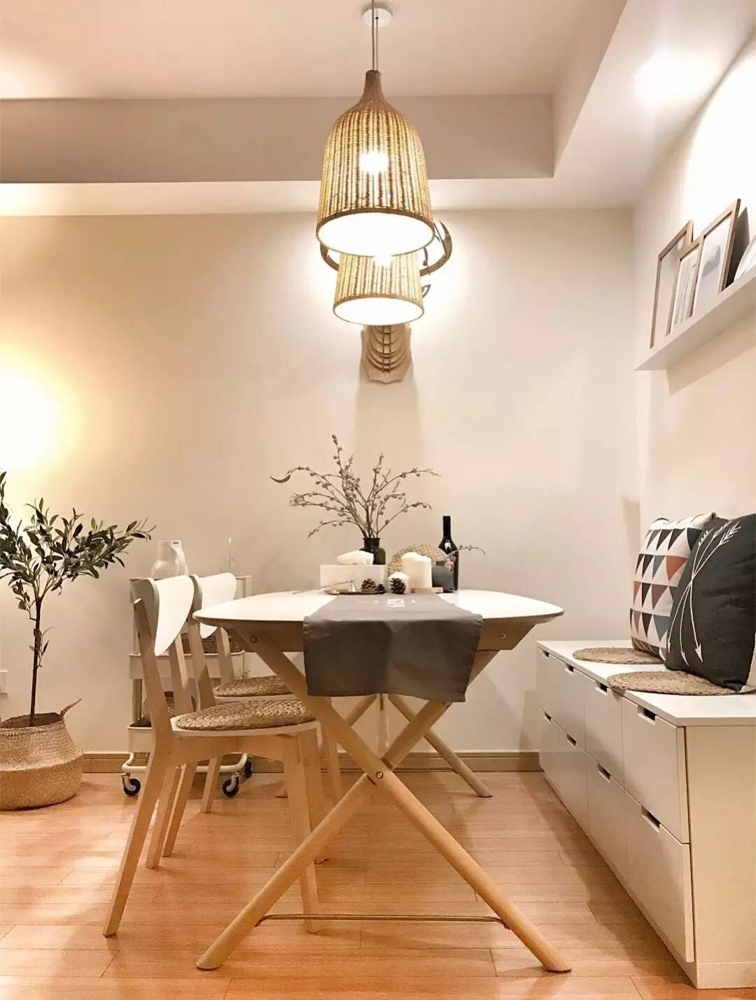 餐桌上盖一条布实用吗,为什么餐桌上要铺一块布