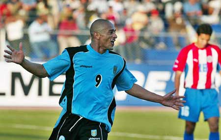 席尔瓦是国际足坛球星的第一大姓，就像你在中国姓李，练习体操更容易成功一样