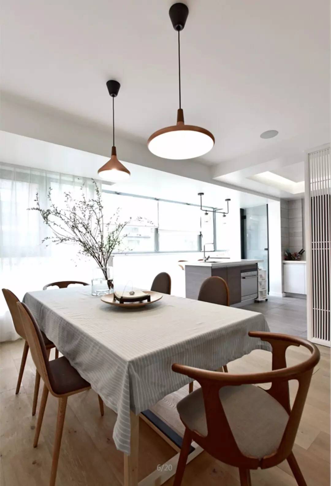 餐桌上盖一条布实用吗,为什么餐桌上要铺一块布