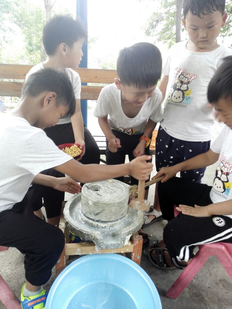 幼儿园毕业班夏令营活动,幼儿园大班毕业夏令营走进小学