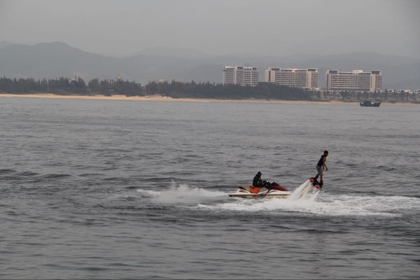 在三亚总有一片海属于一个人,在三亚椰梦长廊海边
