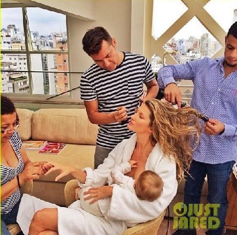 来看这里遇到普通人当众哺乳,你怎么看?换做是明星呢,你又怎么看?