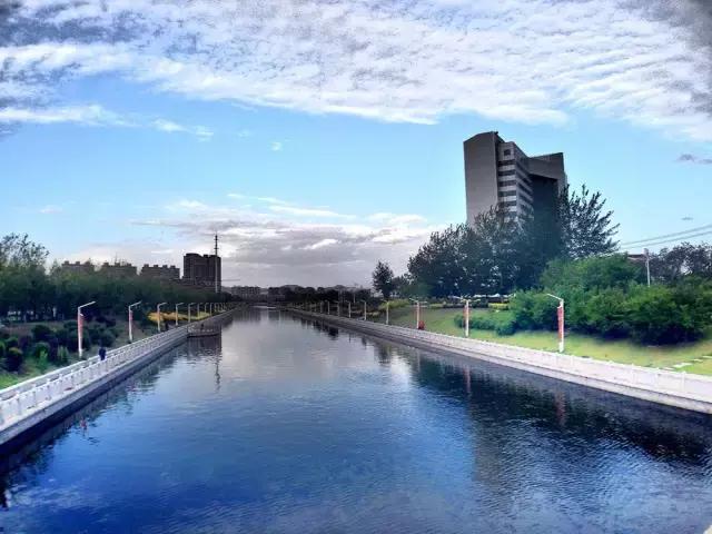 学了那么多拍照姿势还是用不上,学了多年摄影