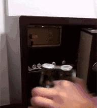 这个底下是铺的什么，感觉踩上去很舒服