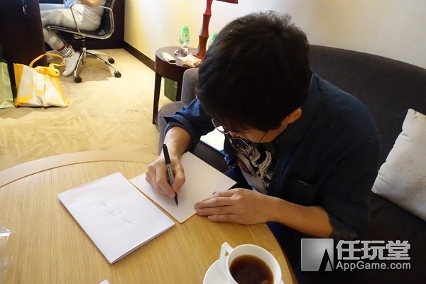 我们在广州活捉了恐怖漫画家伊藤润二