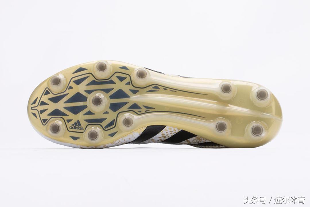 500元适合买什么足球鞋,前锋500块钱左右的足球鞋