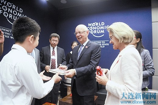 施瓦布德甲拖后中卫,施瓦布足球