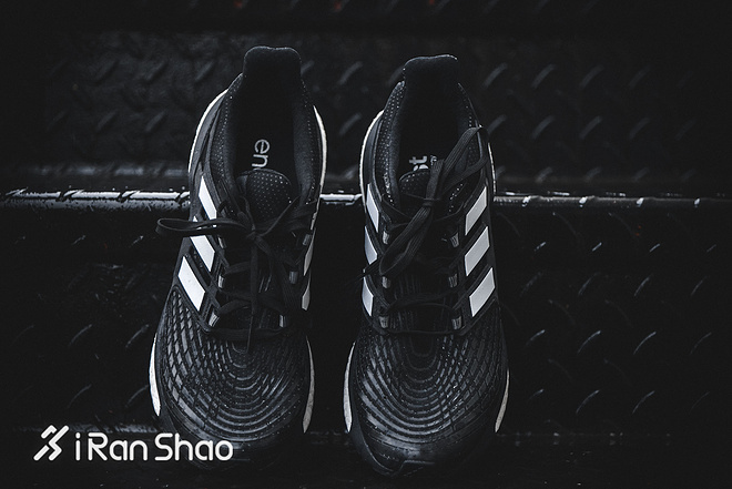 开箱adidasboost21,adidas开箱搞笑