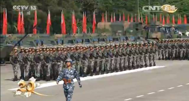 重温香港回归视频,香港回归时刻市民热血沸腾