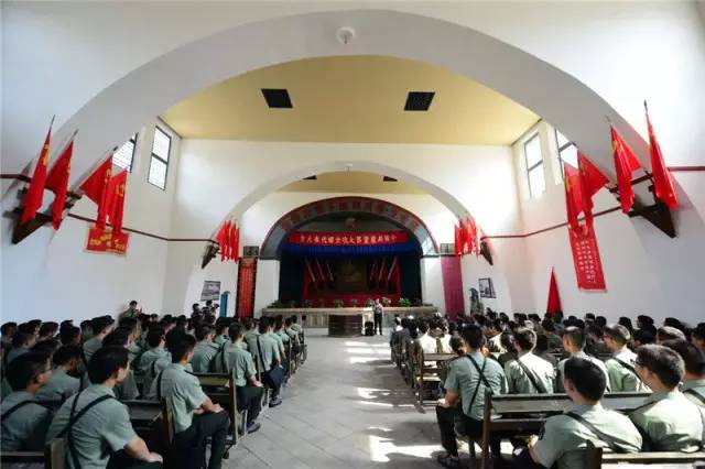 小编带你畅游军校｜第四站：第四军医大学（我们的诗和远方）