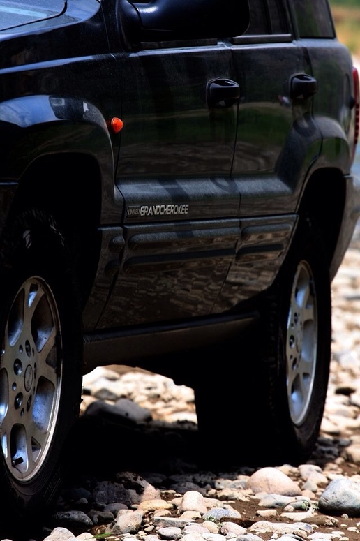 14年的jeep进口大切诺基,12年jeep大切诺基老改新