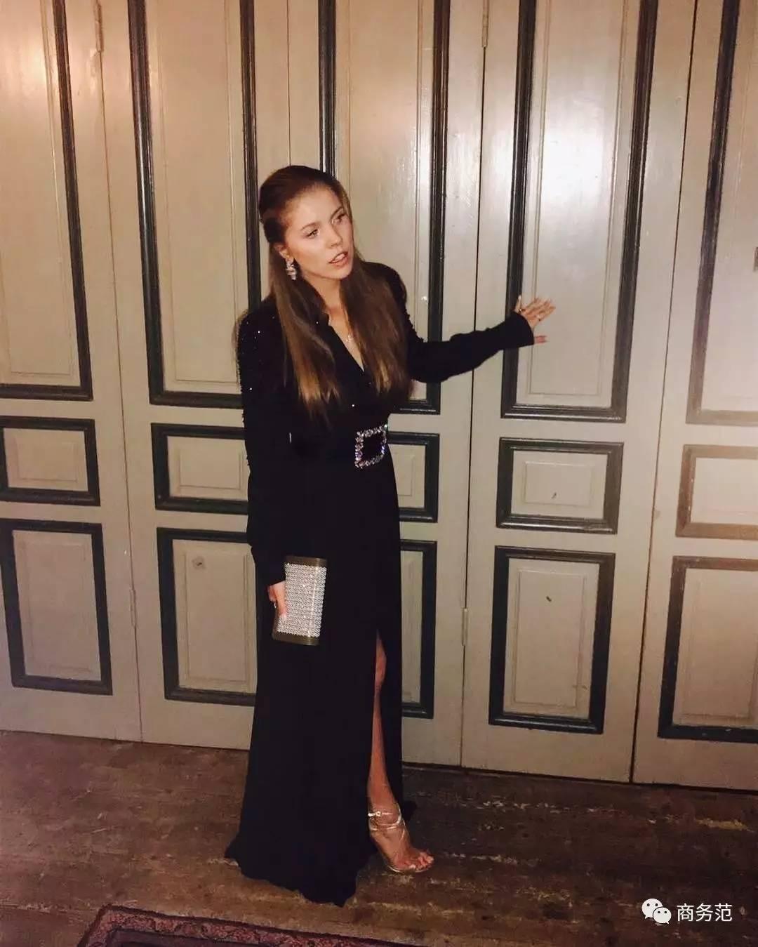 65万颗水晶打造的婚礼,施华洛世奇继承人款婚纱