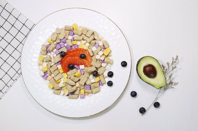 我们用米其林餐厅的调调，给狗粮做了一次整容手术