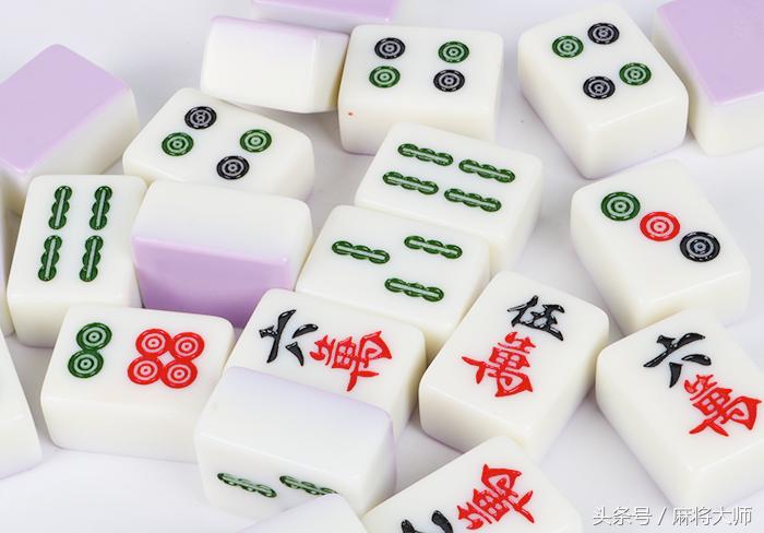 每天晚上打麻将总是给人放炮怎么办？记住这几个技巧你就不会在输钱！