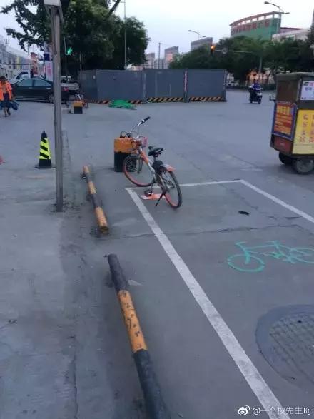 一夜风雨后，成都一白发爷爷的这个举动获赞无数！