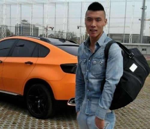 看看足球运动员都开什么车,中国国脚座驾