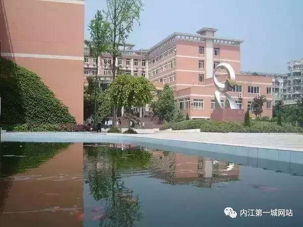 想穿校服,内江六中校服
