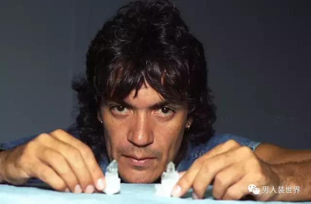 足球史上最可惜的22次进球机会,足球史上最有骗性的任意球