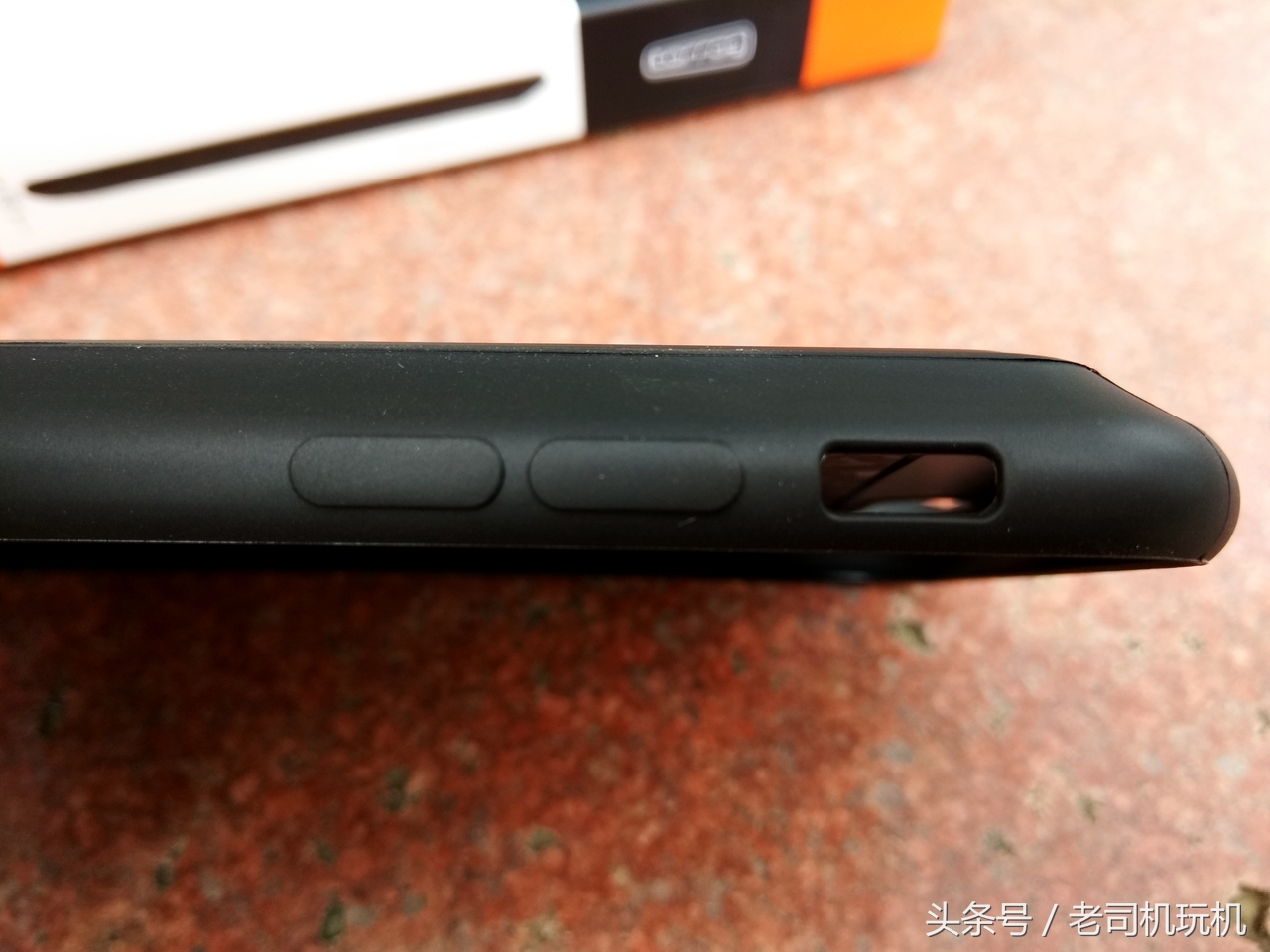 图拉斯充电宝对比苹果外接电池,苹果图拉斯磁吸充电宝真实测评