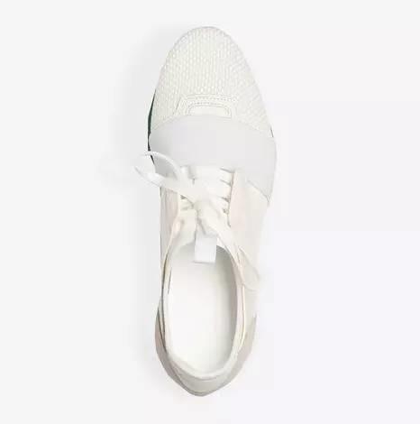 杨幂一口气买了十双的鞋,杨幂穿的薄荷绿运动鞋