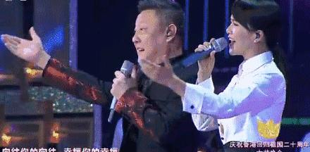 习*平近**走上舞台同全场高唱《歌唱祖国》昨晚的这台晚会刷屏了！