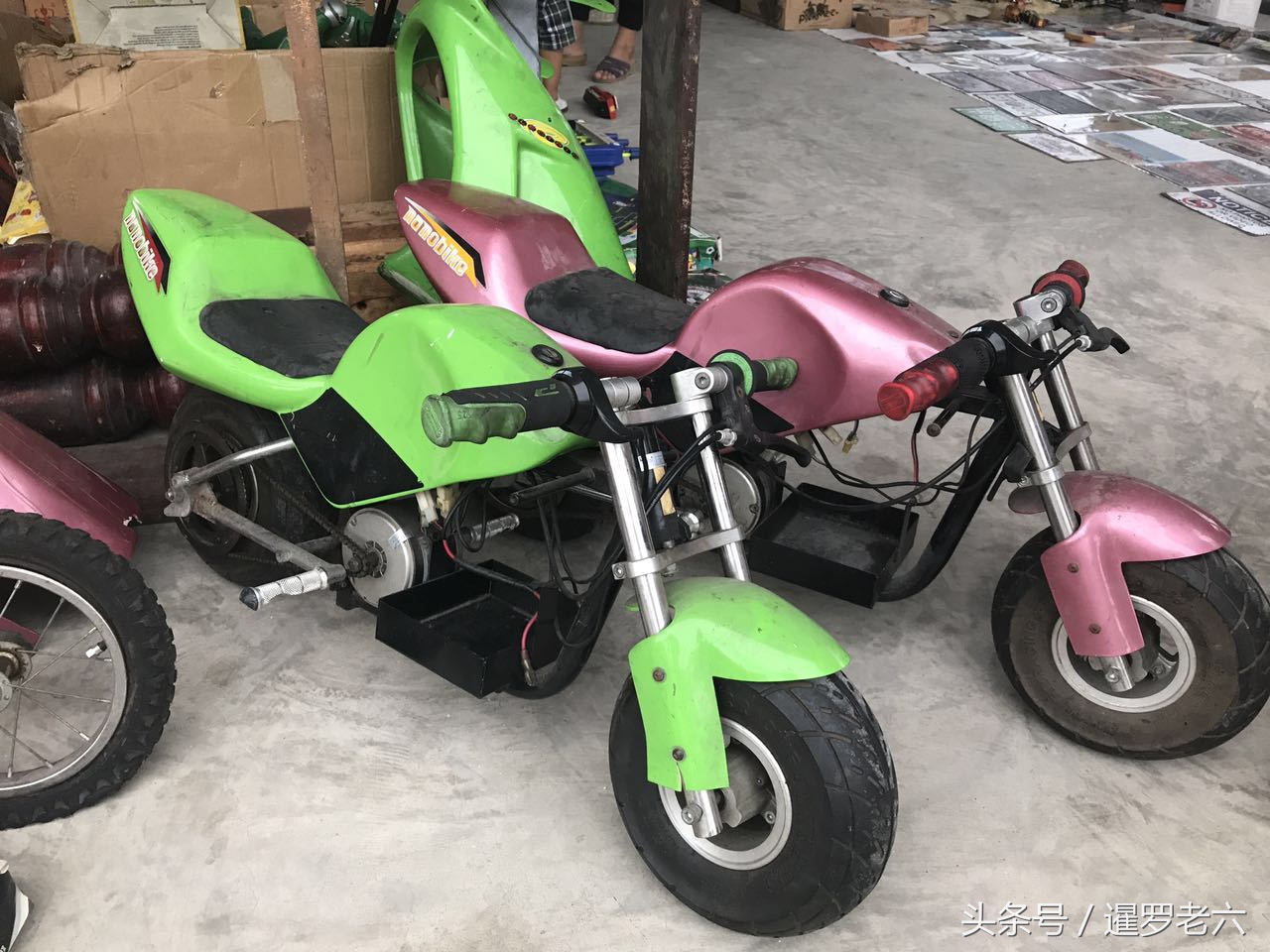 车型的刮胡刀真有趣、乳胶枕70元一个！泰国旧货的玉镯子您给估估价？